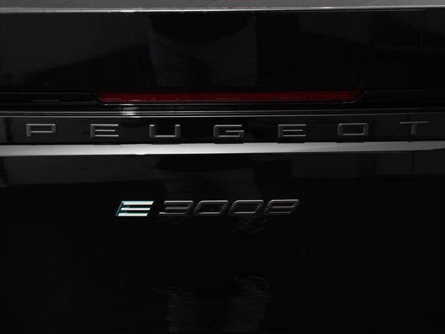 Peugeot 3008 e-3008 210 GT-Line 73 kWh Automaat Climate control Adaptieve cruise control 360 camera Keyless Apple Carplay/ Android auto Led Verwarmde voorstoelen Stuurverwarming Parkeersensoren Navigatie