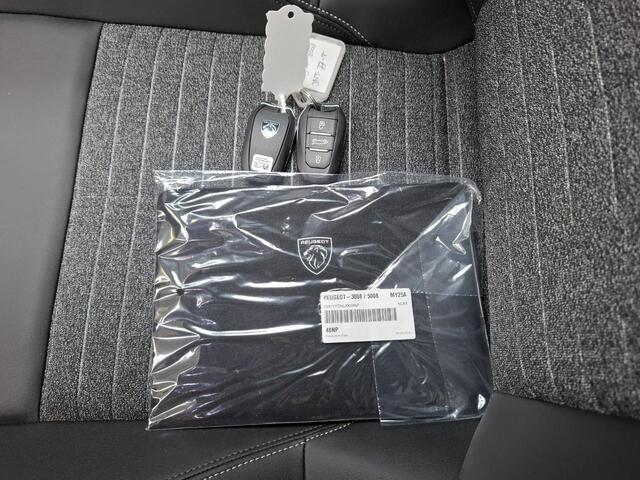Peugeot 3008 1.6 plug-in Hybrid 195 Allure | Trekhaak | Camera | Cruise Control