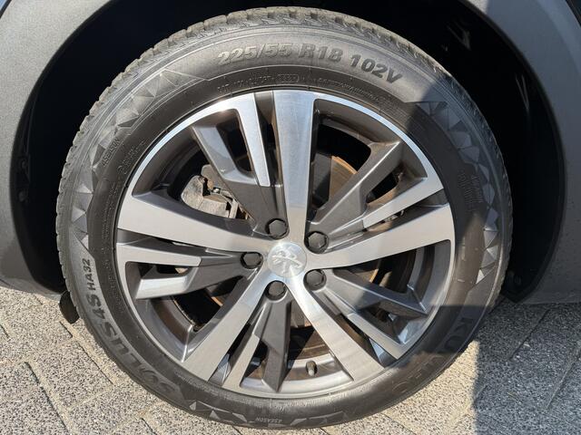 Peugeot 3008 225pk HYbrid Allure Pack Business (Trekhaak - Elektrische klep - 360gr Camera - LED - Automatische Airco - Navigatie - Apple Carplay - Parkeersensoren V+A)