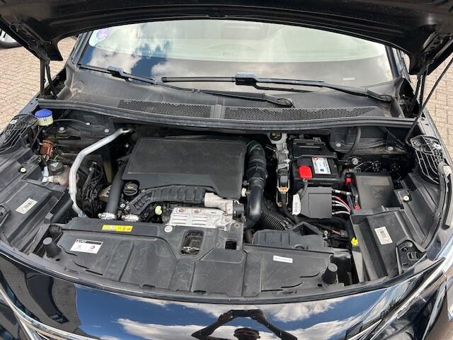 Peugeot 3008 1.2 PureTech Allure 131PK NAVI CARPLAY CAMERA TRHK.