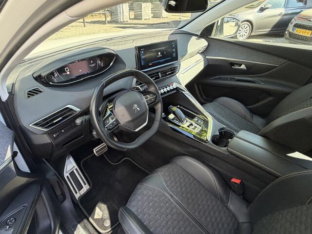 Peugeot 3008 Benzine 130 Pk Automaat * Road Trip Special Edition * = Luxe Allure * * Dodehoekbewaking * Camera Voor en Achterzijde * Leder Alcantara Bekleding * Navigatie * L.M. Velgen * Adaptive Cruise Control * Climate Control * Keyless Start * Vingerhoets; Vierde Generatie Eersteklas Service. Al meer dan 100 jaar een begrip in de Brabantse Kempen