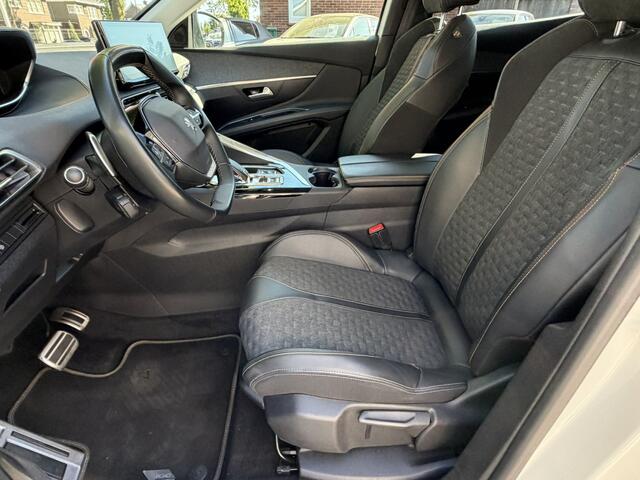 Peugeot 3008 Benzine 130 Pk Automaat * Road Trip Special Edition * = Luxe Allure * * Dodehoekbewaking * Camera Voor en Achterzijde * Leder Alcantara Bekleding * Navigatie * L.M. Velgen * Adaptive Cruise Control * Climate Control * Keyless Start * Vingerhoets; Vierde Generatie Eersteklas Service. Al meer dan 100 jaar een begrip in de Brabantse Kempen
