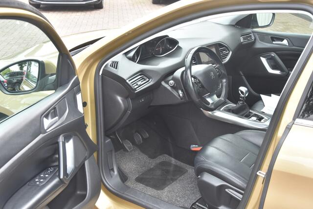 Peugeot 308 SW 1.2 131 PK Allure. Navigatie, 6 versnellingen, Leer!!