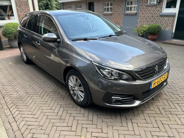 Peugeot 308 1.2 PT 130pk Premium Panoramadak, Navi, Camera, Trekhaak
