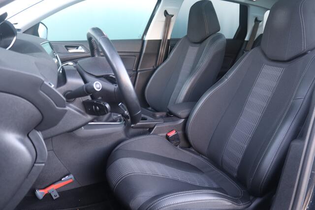 Peugeot 308 SW BWJ 2019 1.2 111PK Blue Lease Executive CLIMA / NAVI / CRUISE / PANORAMADAK / PDC / LMV