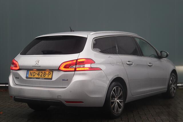 Peugeot 308 SW BWJ 2016 1.2 131 PK Blue Lease Premium PANORAMADAK / AUTOMAAT / PRIV. GLAS / CLIMA / NAVI / CRUISE / BLUETOOTH / PDC V+A / LMV 16 INCH / MULTIFUNCT. STUUR