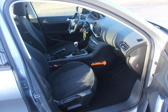 Peugeot 308 1.5 BlueHDi 130 PK Blue Lease Executive