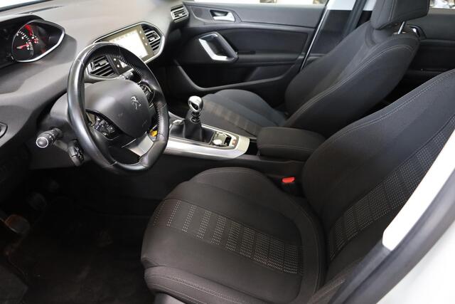 Peugeot 308 1.2 PureTech Allure CAMERA PANO TREKHAAK 2xPDC DAB FULL-LED NAVI CRUISE CLIMA KEYLESS