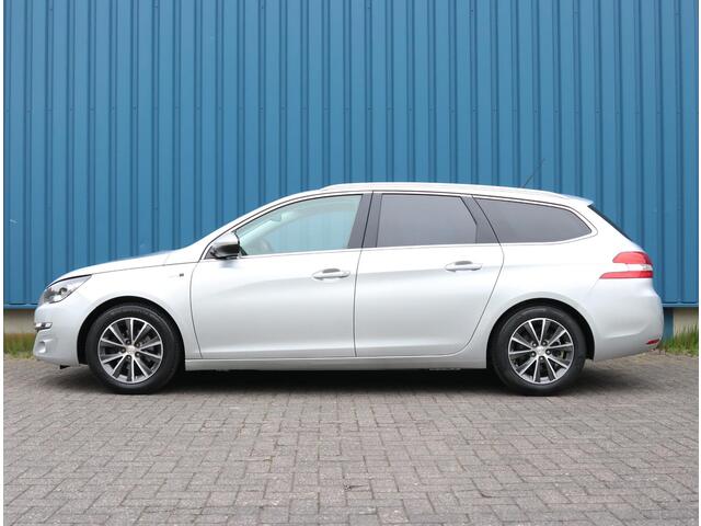 Peugeot 308 SW 1.2 110PK Style | 1ste Eigenaar | Navigatiesysteem | Cruise Control | Parkeersensoren | Panorama Dak | Climate Control | Trekhaak |