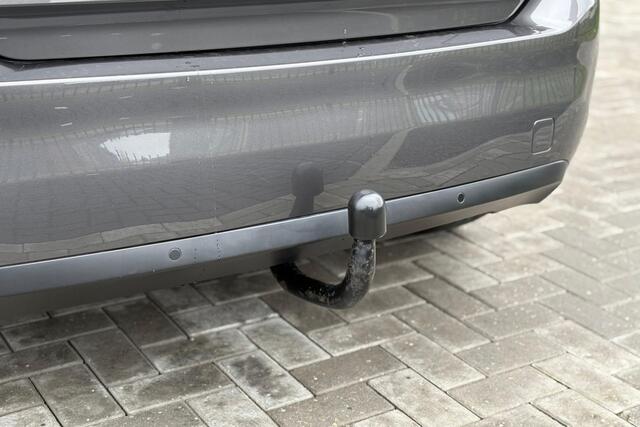 Peugeot 308 1.2 PureTech Blue Lease Premium 130pk - Navi - Camera - Panorama - Trekhaak - Rijklaar