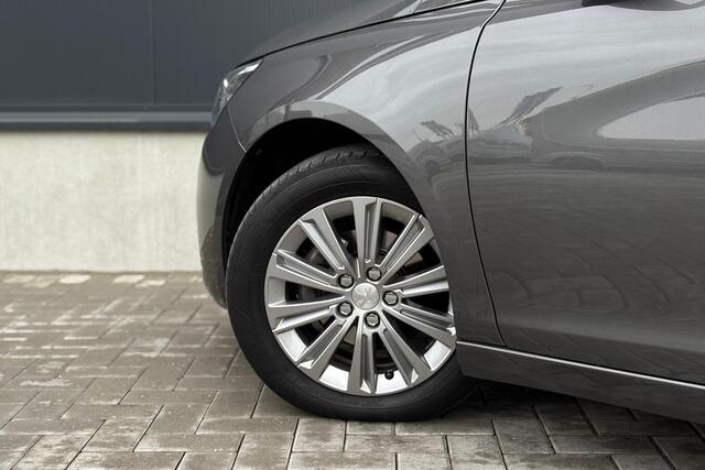 Peugeot 308 1.2 PureTech Blue Lease Premium 130pk - Navi - Camera - Panorama - Trekhaak - Rijklaar