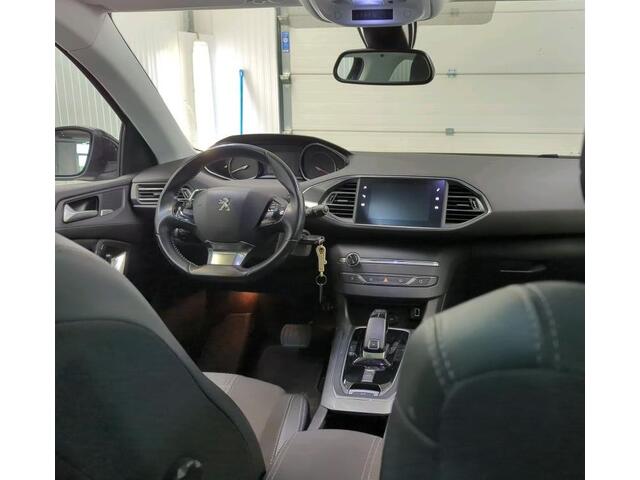 Peugeot 308 SW 1.5 HDi Automaat 131PK Lease Premium / Panorama dak / Trekhaak / Airco-ecc./ Pdc+Camera / Cruise Ad./ Pack Drive Assist2 /
