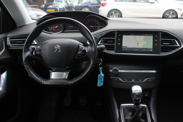 Peugeot 308 SW 1.2 PureTech Blue Lease Exe. / Panoramadak / Navigatie / Parkeerhulp V+A / 16'' / DAB / Cruise Control