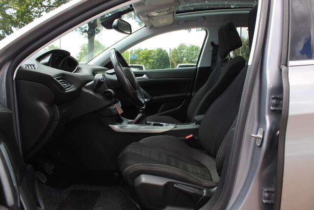 Peugeot 308 SW 1.2 PureTech Blue Lease Exe. / Panoramadak / Navigatie / Parkeerhulp V+A / 16'' / DAB / Cruise Control