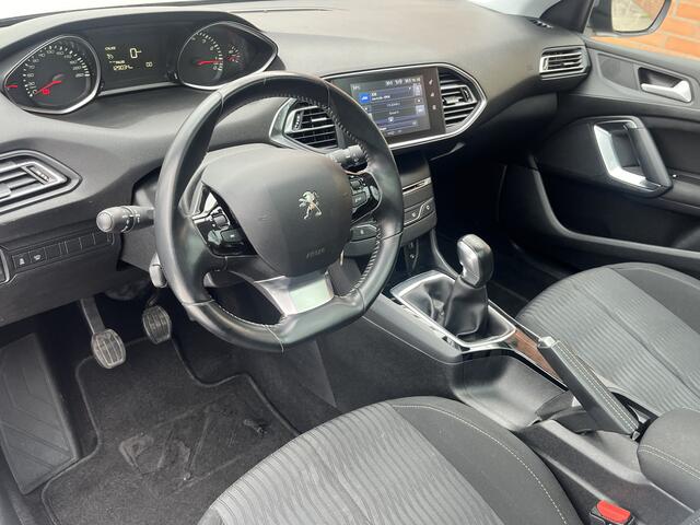 Peugeot 308 PureTech 110 Blue Lion | Panoramadak | Navigatie | Cruise Control |