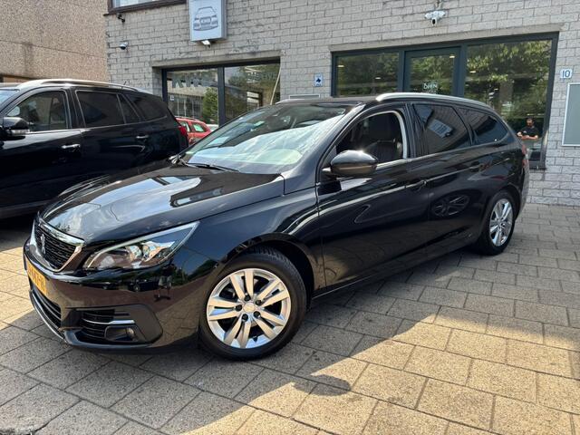 Peugeot 308 1.2 PureT.Blue L. Ex Pano Leer Distri VV