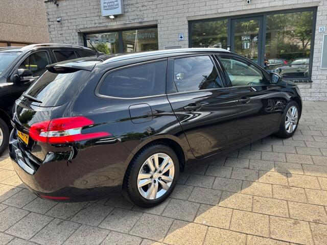 Peugeot 308 1.2 PureT.Blue L. Ex Pano Leer Distri VV