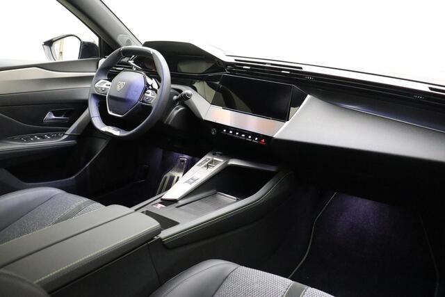 Peugeot 308 1.6 Plug-in Hybrid 180 GT Automaat | Navigatie pakket | 3 d cockpit | Adaptieve cruise-control | Camera achter | Electrisch inklapbare spiegels |