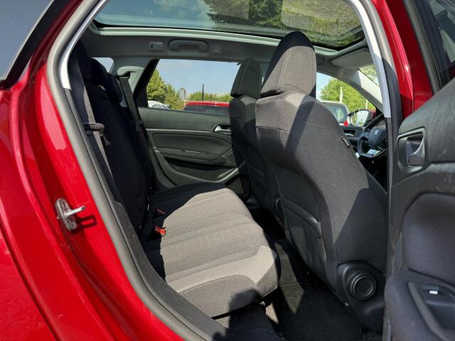 Peugeot 308 SW 1.2 PureTech Style 1e Eigenaar,Pano,Navi,131pk,Trekhaak,6 Bak,Clima,Cruise,Pdc,Lm Velgen,Dealer Onderhouden,Apk tot 11-2025