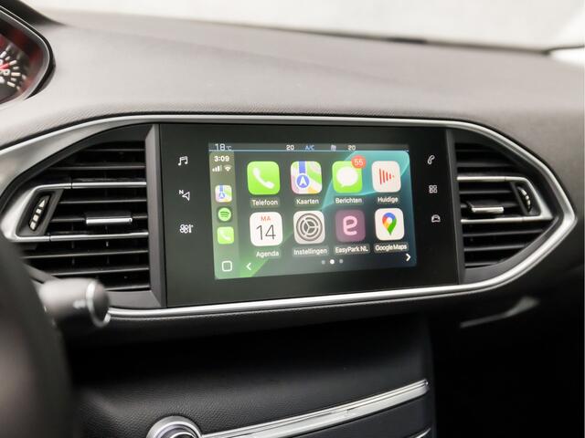 Peugeot 308 SW 1.2 PureTech Sport Automaat (PANORAMADAK, APPLE CARPLAY, STOELVERWARMING, ADAPTIVE CRUISE, SPORTSTOELEN, KEYLESS, GETINT GLAS, TREKHAAK, 360 CAMERA, NIEUWSTAAT)