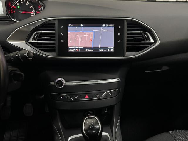 Peugeot 308 SW 1.2 PureTech 131 PK Blue Lease Premium 1/2-LEER PANO CAMERA PDC TREKHAAK LMV CHROOM