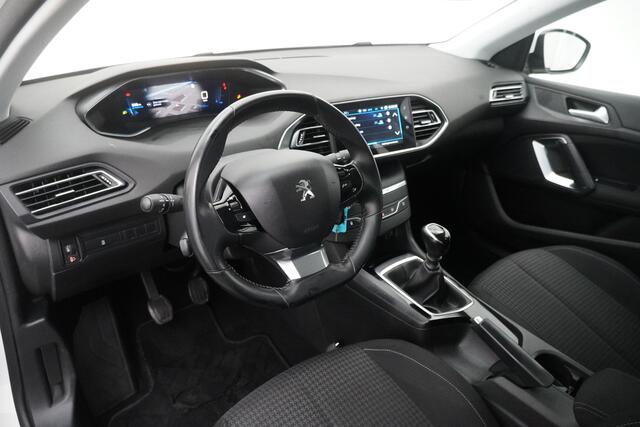 Peugeot 308 BWJ 2021 / 1.2 PT 111 PK Active Pack | VIRT COCKPIT | TREKHAAK | CLIMA | CARPLAY | NAVI | CRISE | DAB | LICHTMETAAL |