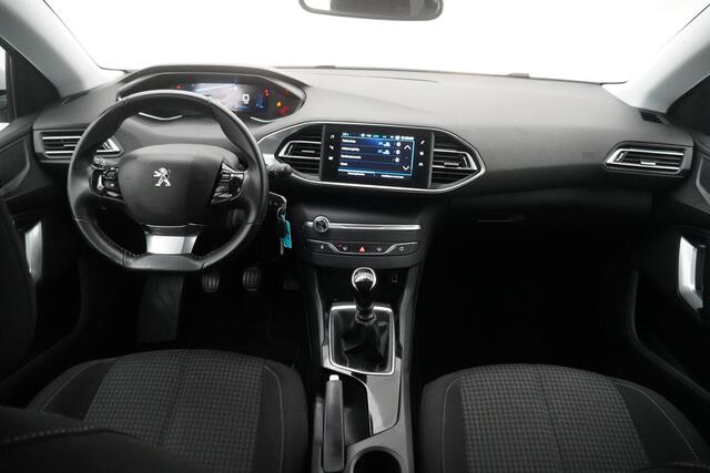 Peugeot 308 BWJ 2021 / 1.2 PT 111 PK Active Pack | VIRT COCKPIT | TREKHAAK | CLIMA | CARPLAY | NAVI | CRISE | DAB | LICHTMETAAL |