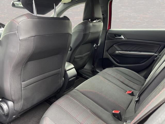 Peugeot 308 1.2 130PK GT LINE EXX LMV PANODAK NAVIGATIE CAMERA