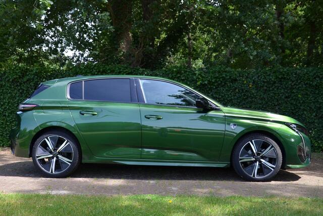 Peugeot 308 1.2 PureTech GT Line Automaat/Navi.Pdc/Ecc/360 Graden camera/Apple Carplay/Android Auto/kunstlederen/Alcantara bekleding/matrix LED koplampen/Volledig digitaal instrumentenpaneel