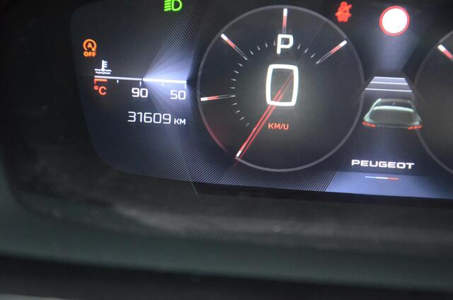 Peugeot 308 1.2 PureTech GT Line Automaat/Navi.Pdc/Ecc/360 Graden camera/Apple Carplay/Android Auto/kunstlederen/Alcantara bekleding/matrix LED koplampen/Volledig digitaal instrumentenpaneel