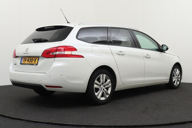 Peugeot 308 SW 1.2 111 PK Executive Pano-dak Dodehoek Climate 16' LMV