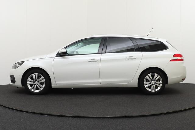Peugeot 308 SW 1.2 111 PK Executive Pano-dak Dodehoek Climate 16' LMV