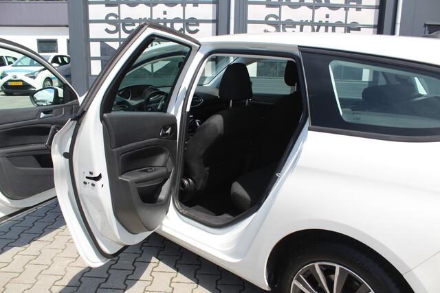 Peugeot 308 SW 1.2 PureTech Blue Lease Airco | Stuurbekrachtiging | Dealer onderhouden.