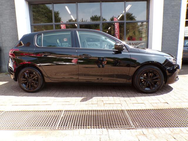Peugeot 308 1.2 PureTech Automaat 5-Drs Black Line DEALER AUTO!