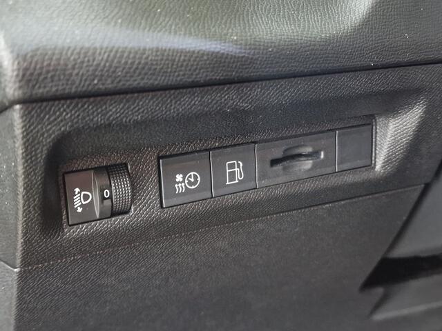 Peugeot 308 SW 1.6 Plug-in Hybrid 180 Allure | Stoelverwarming | Camera | Navi | Apple