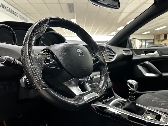 Peugeot 308 SW 1.2 PureTech GT-line/ D-Riem verv. 64.000KM!/ Pano-Dak!/ Camera/ LED Koplampen/ 17''LMV/ DAB+/ Apple+Android/ Clima/ Navi/ Cruise/ Bluetooth/ Multi.LEDER.Stuur/ Elek.Pakket/ Isofix/ PDC V+A.