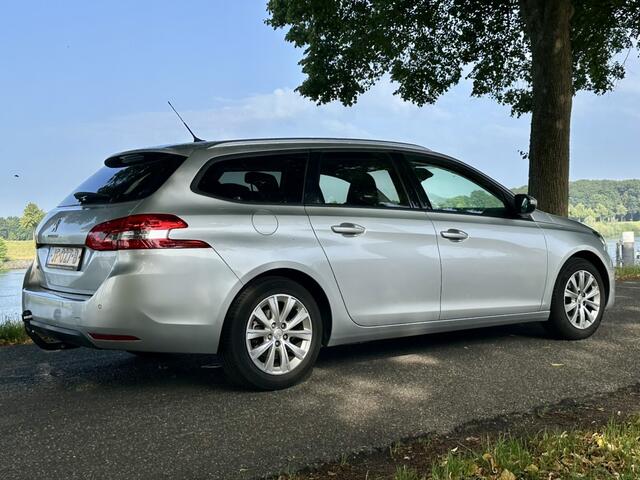 Peugeot 308 SW 1.2 PureTech Style | Automaat | Panoramadak | Trekhaak | Zeer goed onderhouden | DAB
