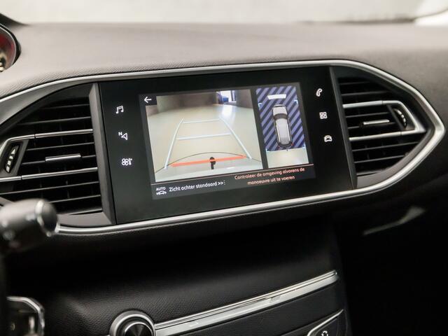 Peugeot 308 SW 1.2 PureTech Sport (PANORAMADAK, APPLE CARPLAY, GROOT NAVI, 360 CAMERA, TREKHAAK, LEDER, SPORTSTOELEN, PARKEERSENSOREN, GETINT GLAS, CRUISE, NIEUWE APK, NIEUWSTAAT)