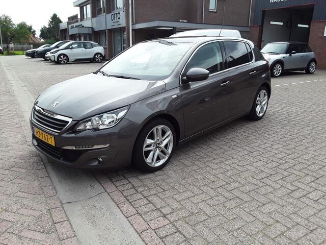 Peugeot 308 1.2 PURE TECH STYLE / PANORAMADAK / NAVI