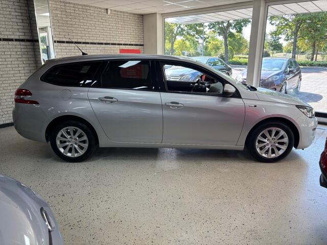 Peugeot 308 1.2 PURETECH STYLE / TREKHAAK / ECC / NAVI / CRUISE / DAB RADIO