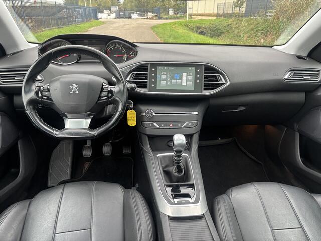 Peugeot 308 SW 1.2 PureTech Blue Lease Premium / NAVI / LED / XENON / CRUISE / 124dkm! NAP!