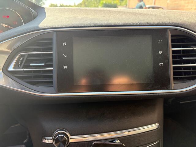 Peugeot 308 SW 1.6 BlueHDI Blue Lease Premium (motor defect)