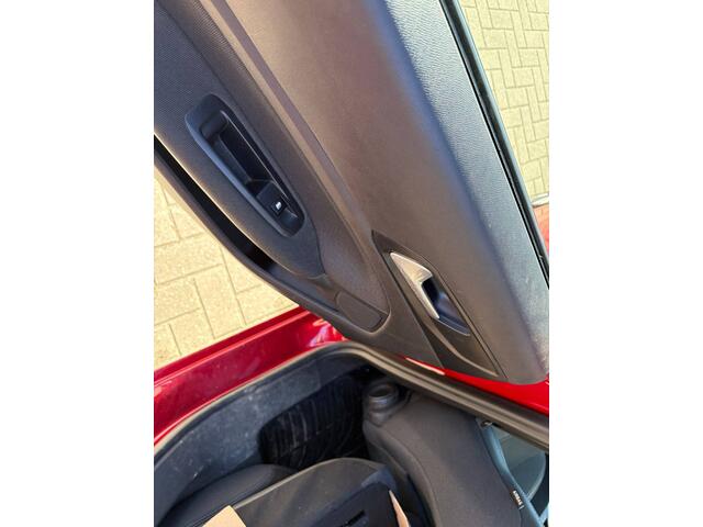 Peugeot 308 SW 1.6 BlueHDI Blue Lease Premium (motor defect)