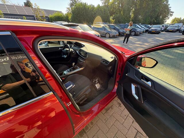 Peugeot 308 SW 1.6 BlueHDI Blue Lease Premium (motor defect)
