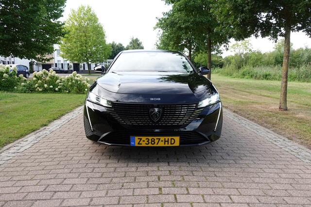 Peugeot 308 1.2 PureTech Allure Black | LED | CarPlay | Camera | DAB |