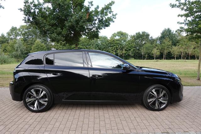 Peugeot 308 1.2 PureTech Allure Black | LED | CarPlay | Camera | DAB |