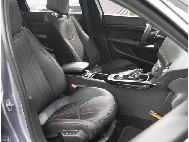 Peugeot 308 SW 130PK HDi GT | AppleCarPlay/AndroidAuto | Glazendak | Navigatie | Cruise Control | Climate Control | Camera | Massage | Keyless | LEER | Stoelverwarming | Privacy Glass | Isofix | Trekhaak |