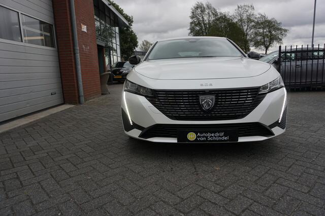 Peugeot 308 1.2 PURETECH 131PK AUTOMAAT ALLURE VOL LUXE!! OKT 2022 360CAMERA ADAPTIEVE CRUISE FULL LED ANDROID/APPLECARPLAY NAVI 17INCH KEYLESS PDC V+A 1/2LEDER CLIMA BLUETOOTH