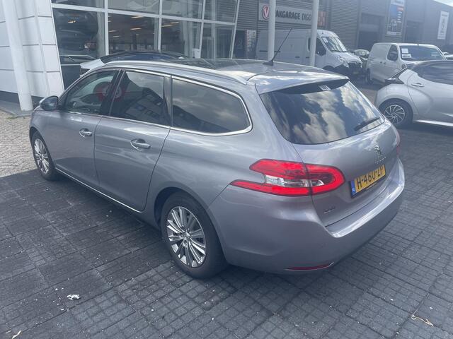 Peugeot 308 SW 1.2 PureTech Blue Lease Premium . Parkeersensoren . Panoramadak . Camera