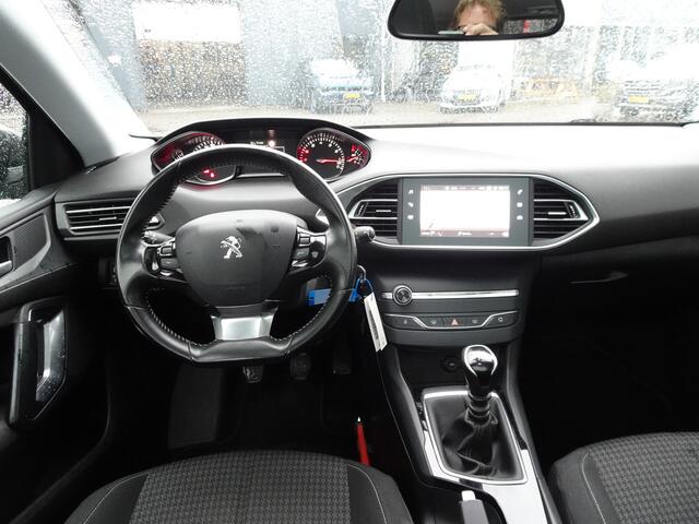 Peugeot 308 1.2 PureTech Executive 5-Drs